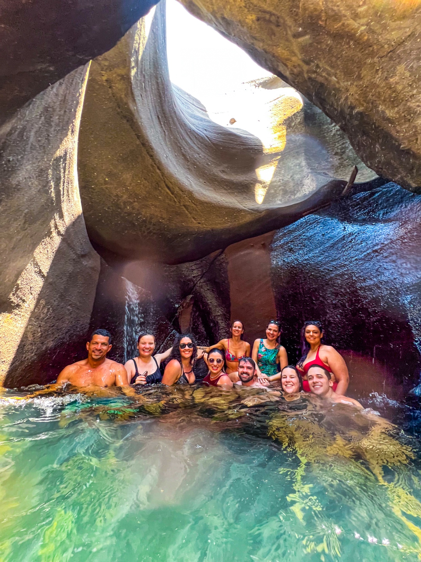 grupo na gruta